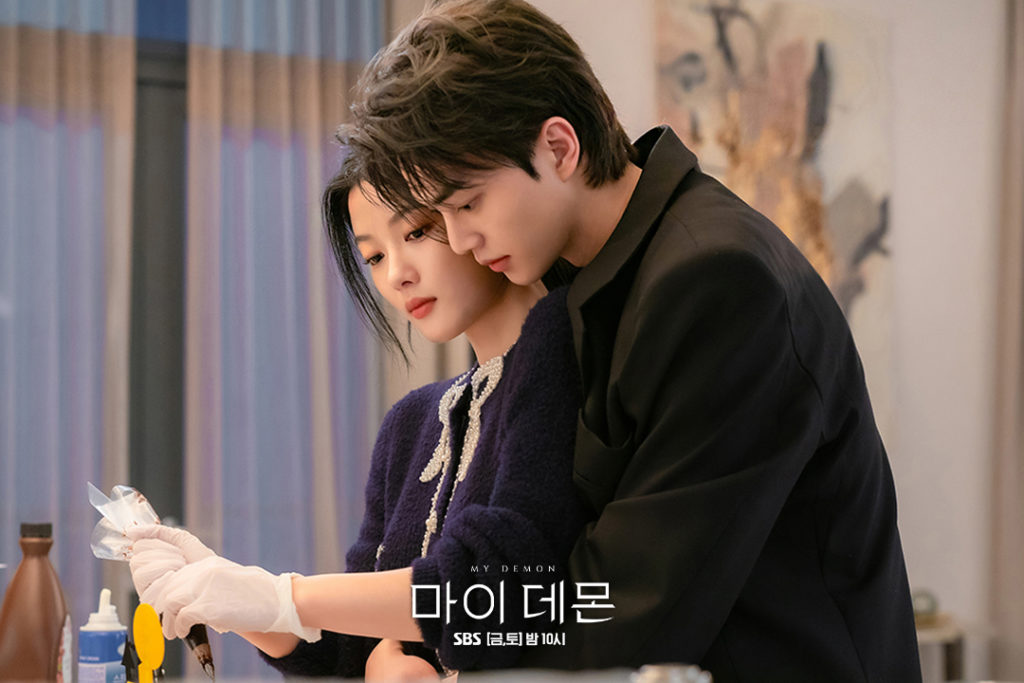 Dohee and Guwon in My Demon ep 10