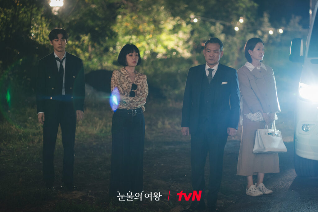 Queen Of Tears episode 9