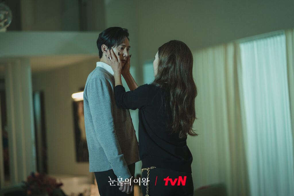Queen of Tears: Lee Mi Sook and Park Sung Hoon