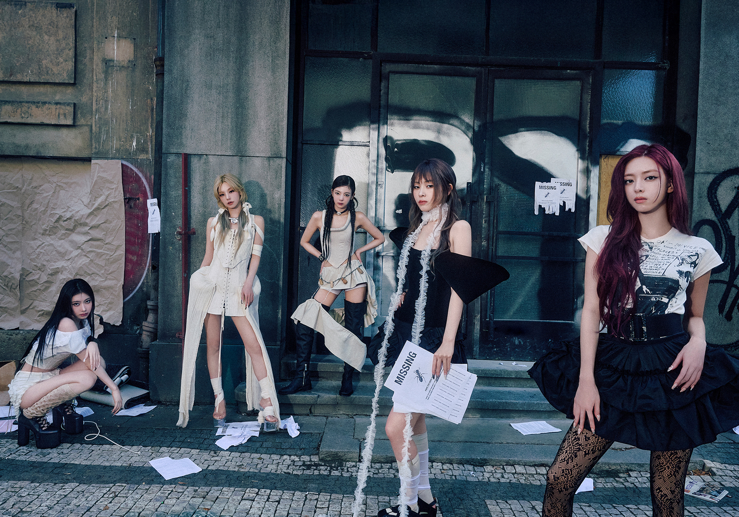 ITZY 'TUNNEL VISION' Poster