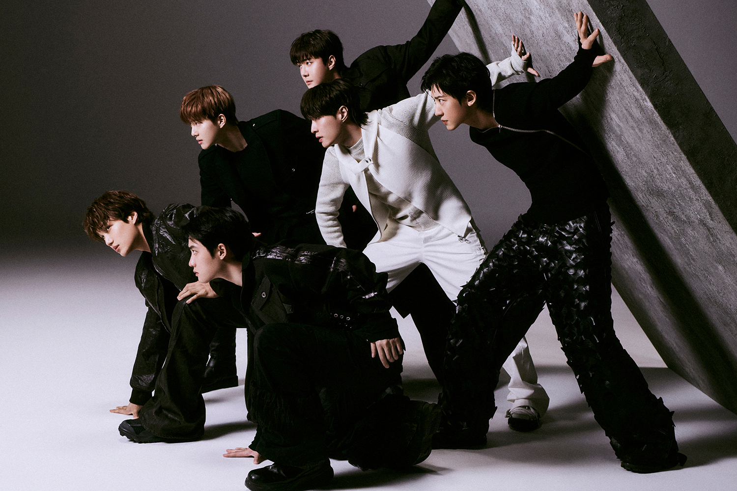EXO The 8th Album 'REVERXE' Teaser Image