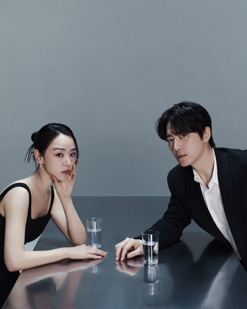 Shin Hae-sun and Lee Jun-hyuk in Netflix "The Art of Sarah"