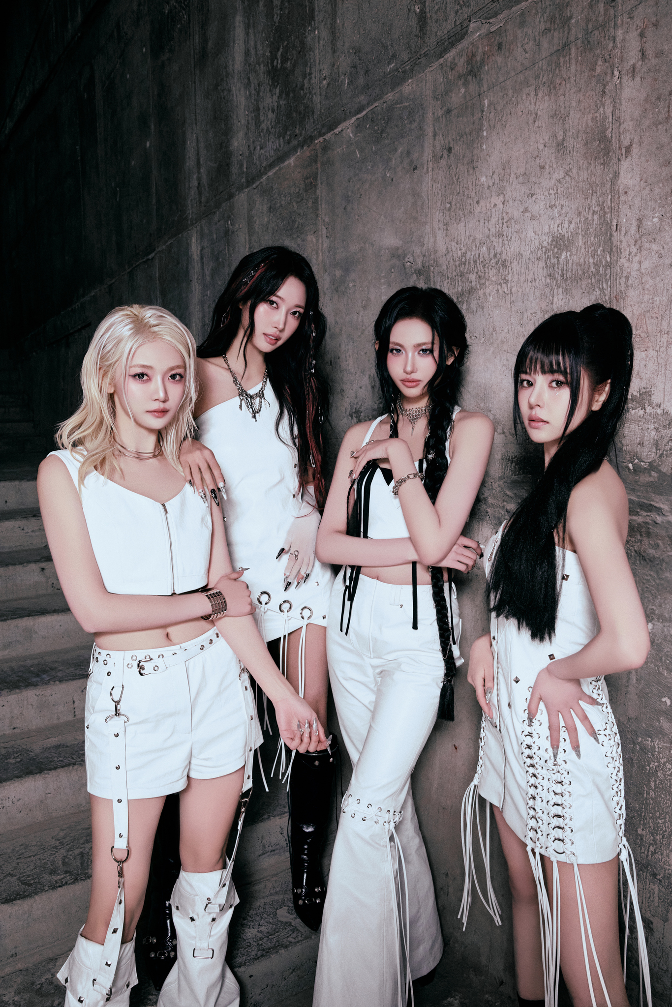 EVERGLOW 4th mini album 'CODE' and RE:CODE world tour