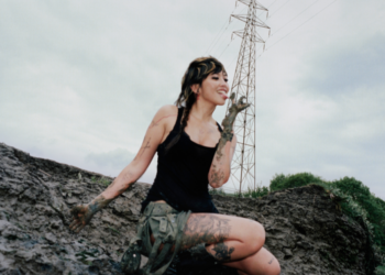 BEABADOOBEE ANNOUNCES ‘PYLON’ & UPCOMING TOUR