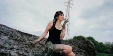 BEABADOOBEE ANNOUNCES ‘PYLON’ & UPCOMING TOUR
