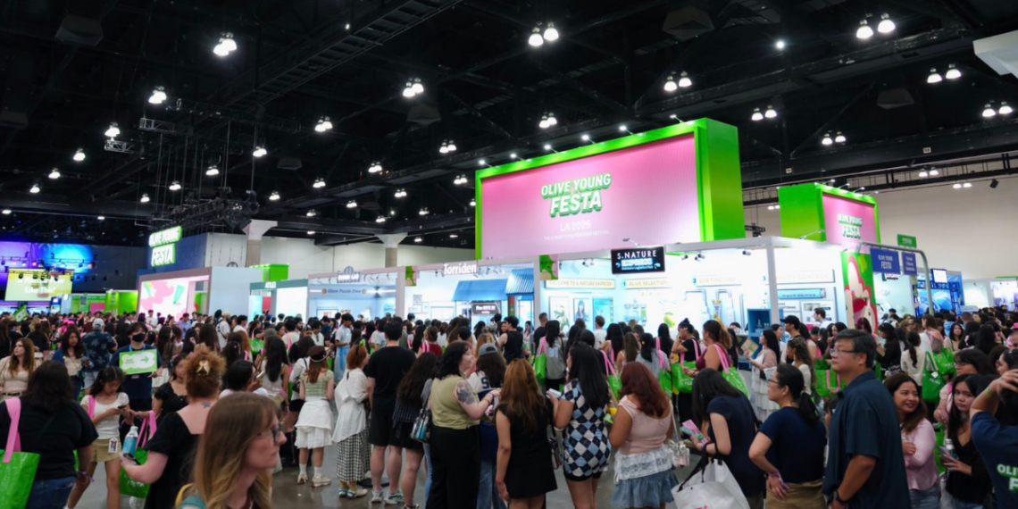KCON LA 2026’s FESTIVAL GROUNDS WERE A CAN’T-MISS FOR KCONERS